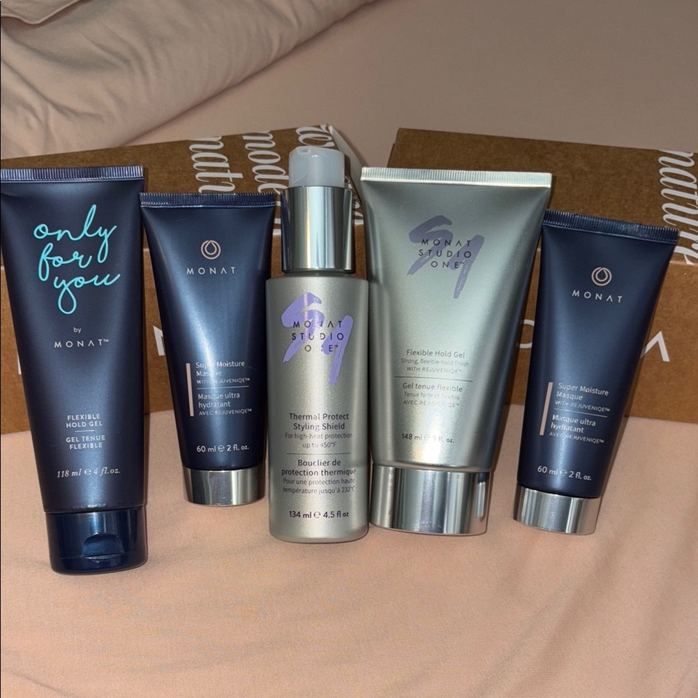 Monat Hair Care Set
